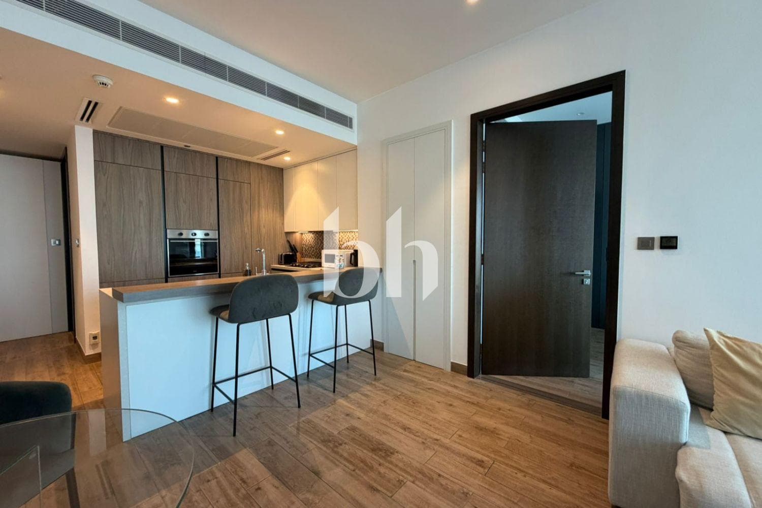 1 Bedroom Apartment in Jumeirah Living Marina Gate - photo 1