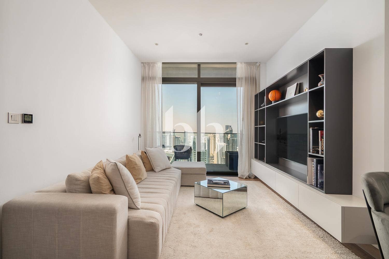 1 Bedroom Apartment in Jumeirah Living Marina Gate - photo 2