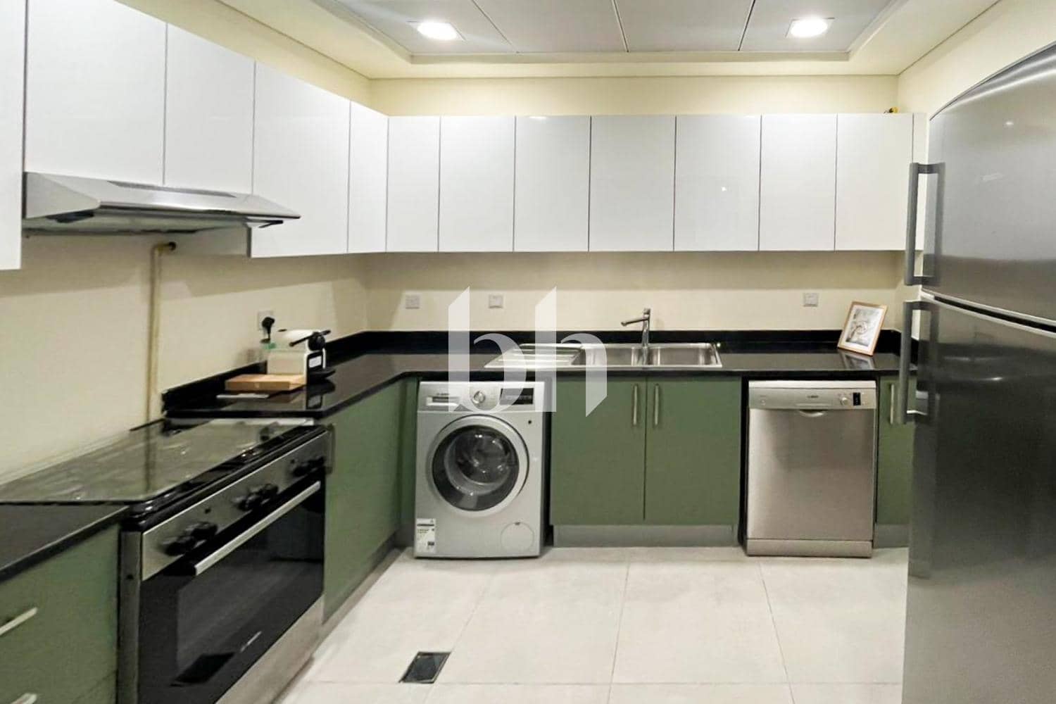 1 Bedroom Apartment in Marina Arcade Tower - photo 2