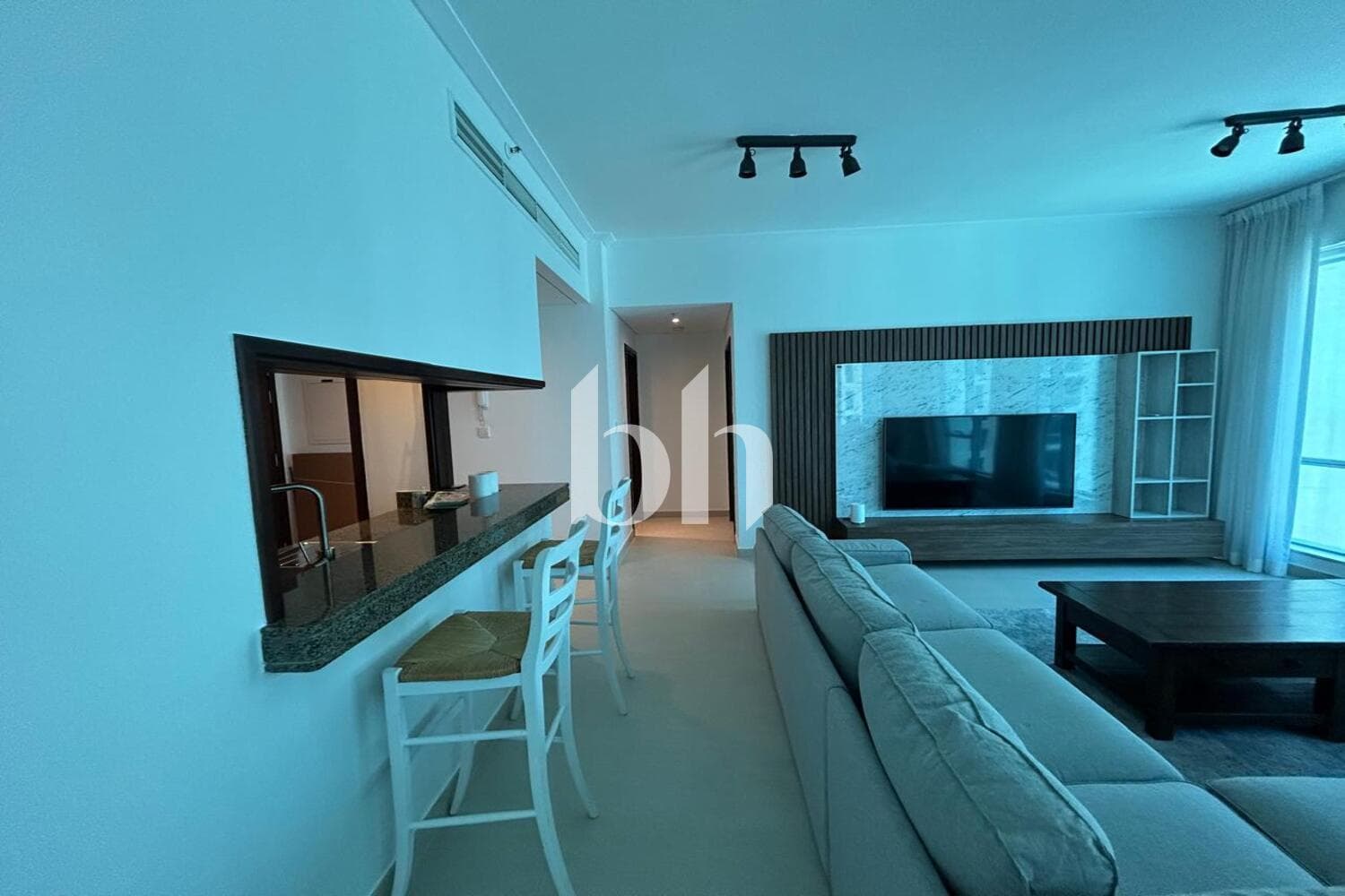 2 Bedroom Apartment in Shemara Tower - photo 1