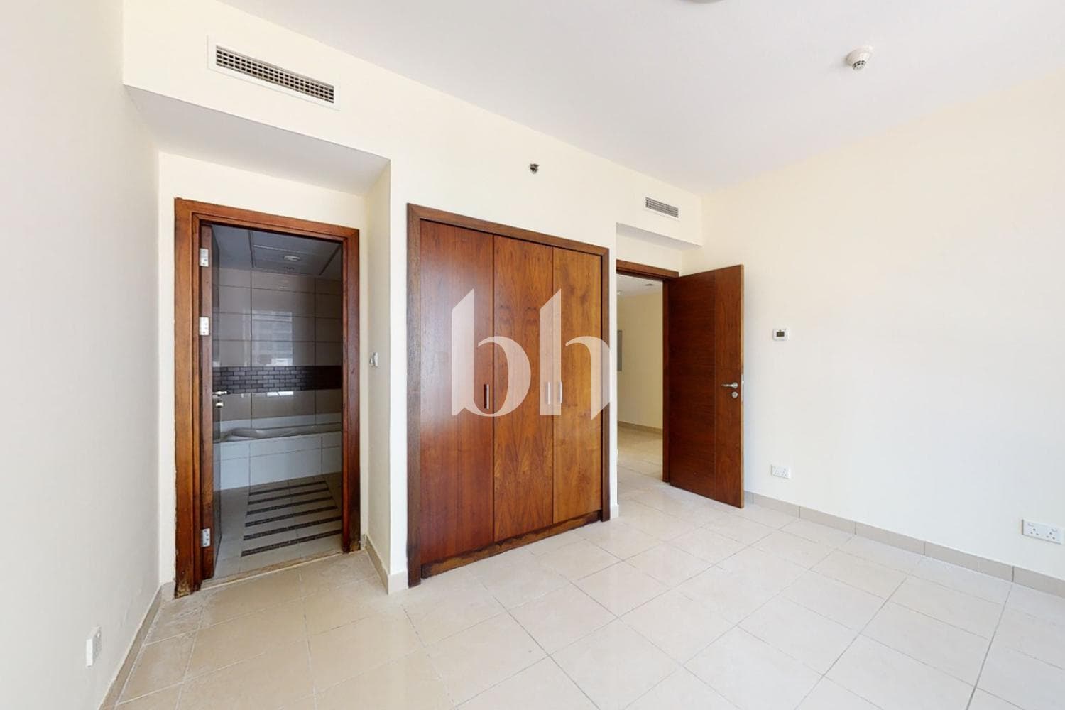 1 Bedroom Apartment in Sanibel Tower - photo 2