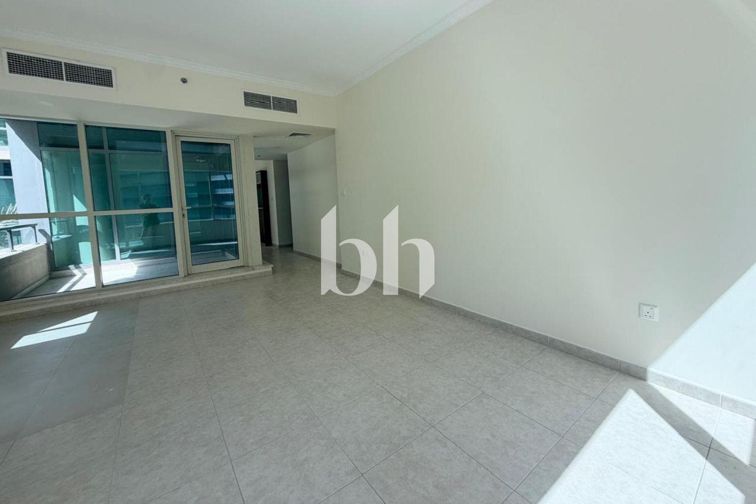2 Bedroom Apartment in Al Sahab 2 - photo 2