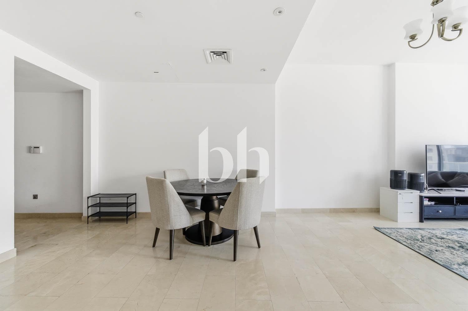 2 Bedrooms Apartment in Trident Grand Residence - photo 2