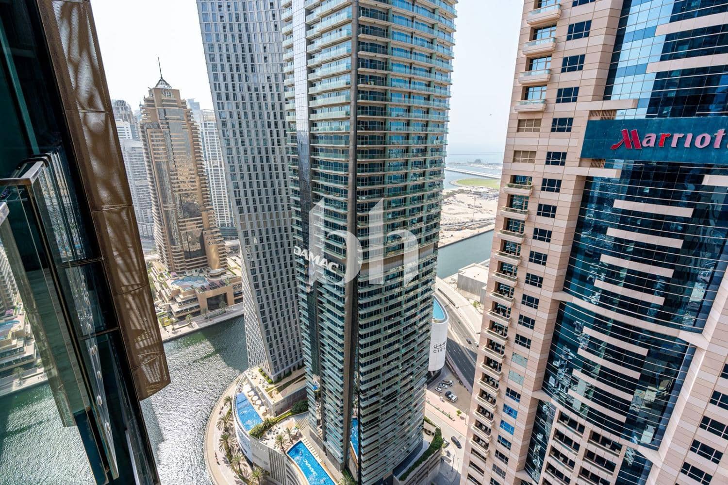 1 Bedroom Apartment in Jumeirah Living Marina Gate - photo 1