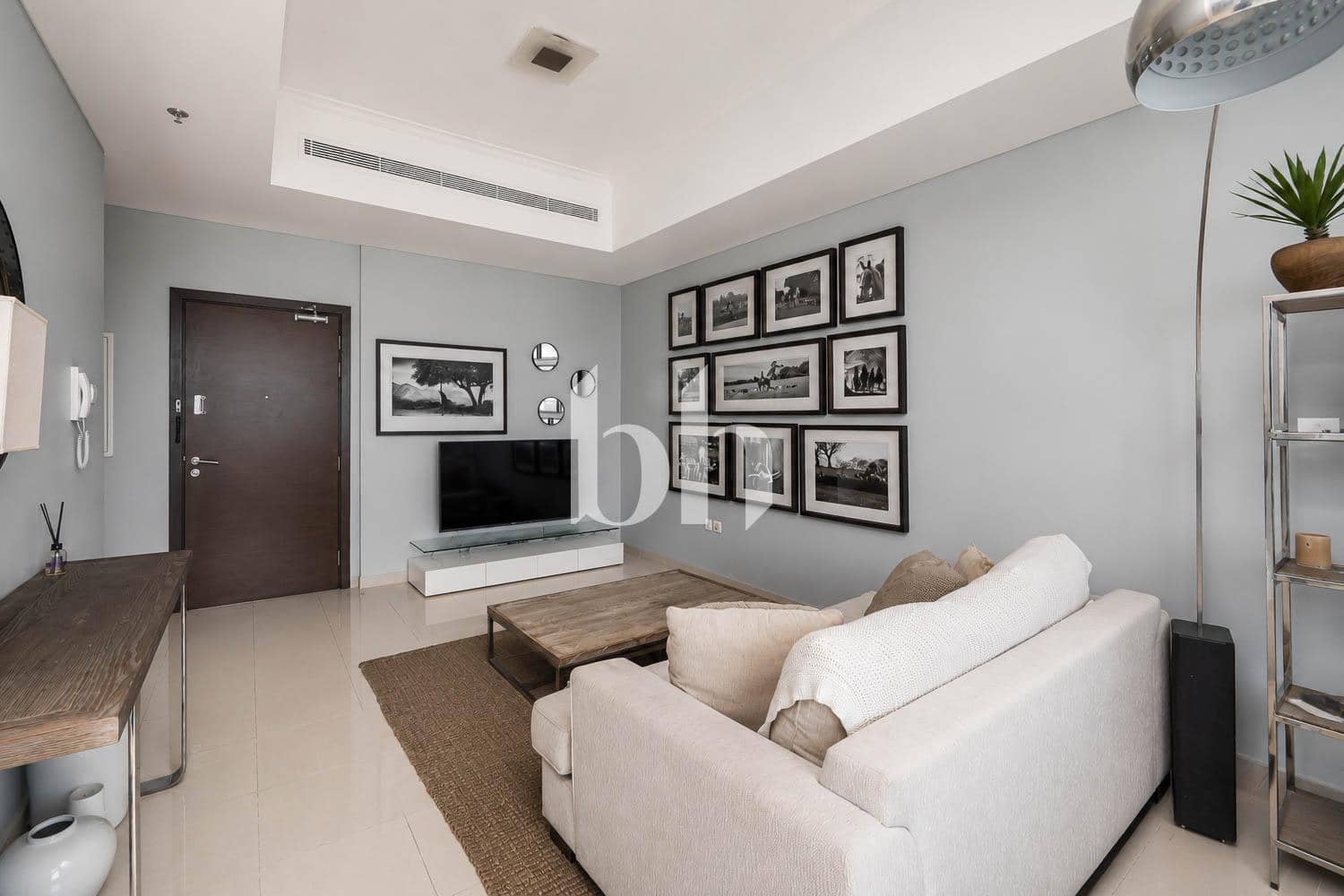 2 Bedroom Apartment in Botanica Tower - photo 2