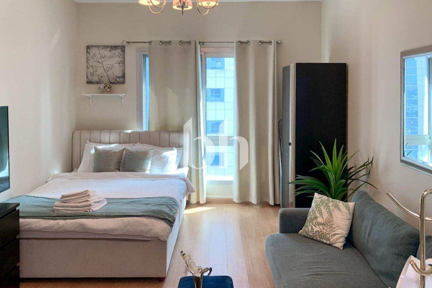 Studio Apartment in Marina Diamond 1 - photo 1