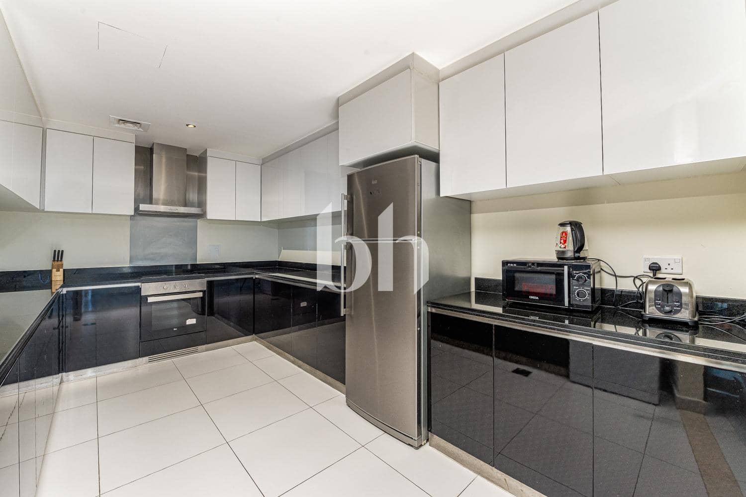 3 Bedroom Apartment in Damac Heights - photo 2