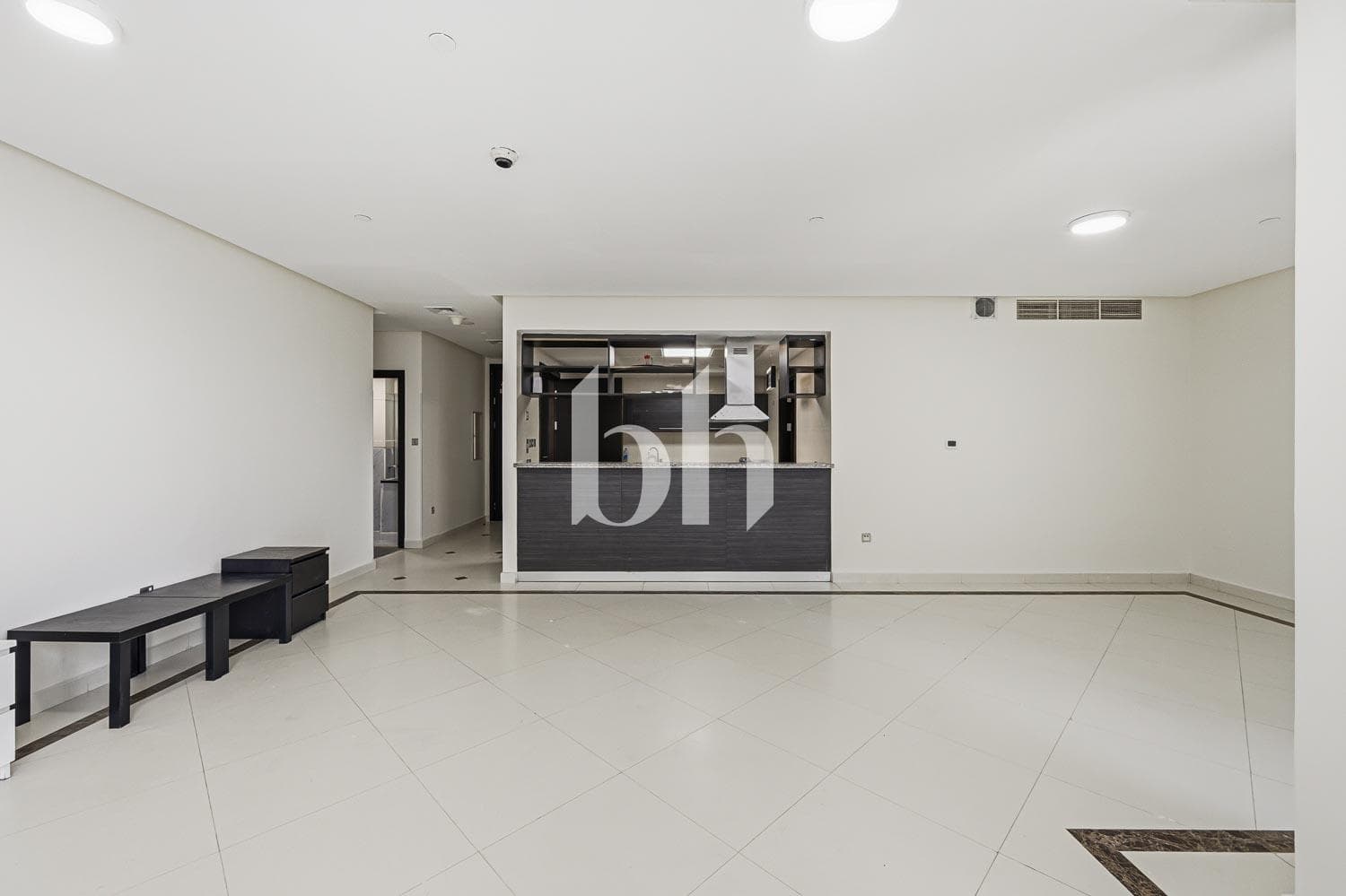 2 Bedroom Apartment in 23 Marina - photo 2