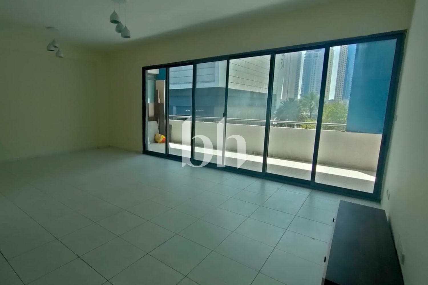 2 Bedroom Apartment in Azure - photo 2