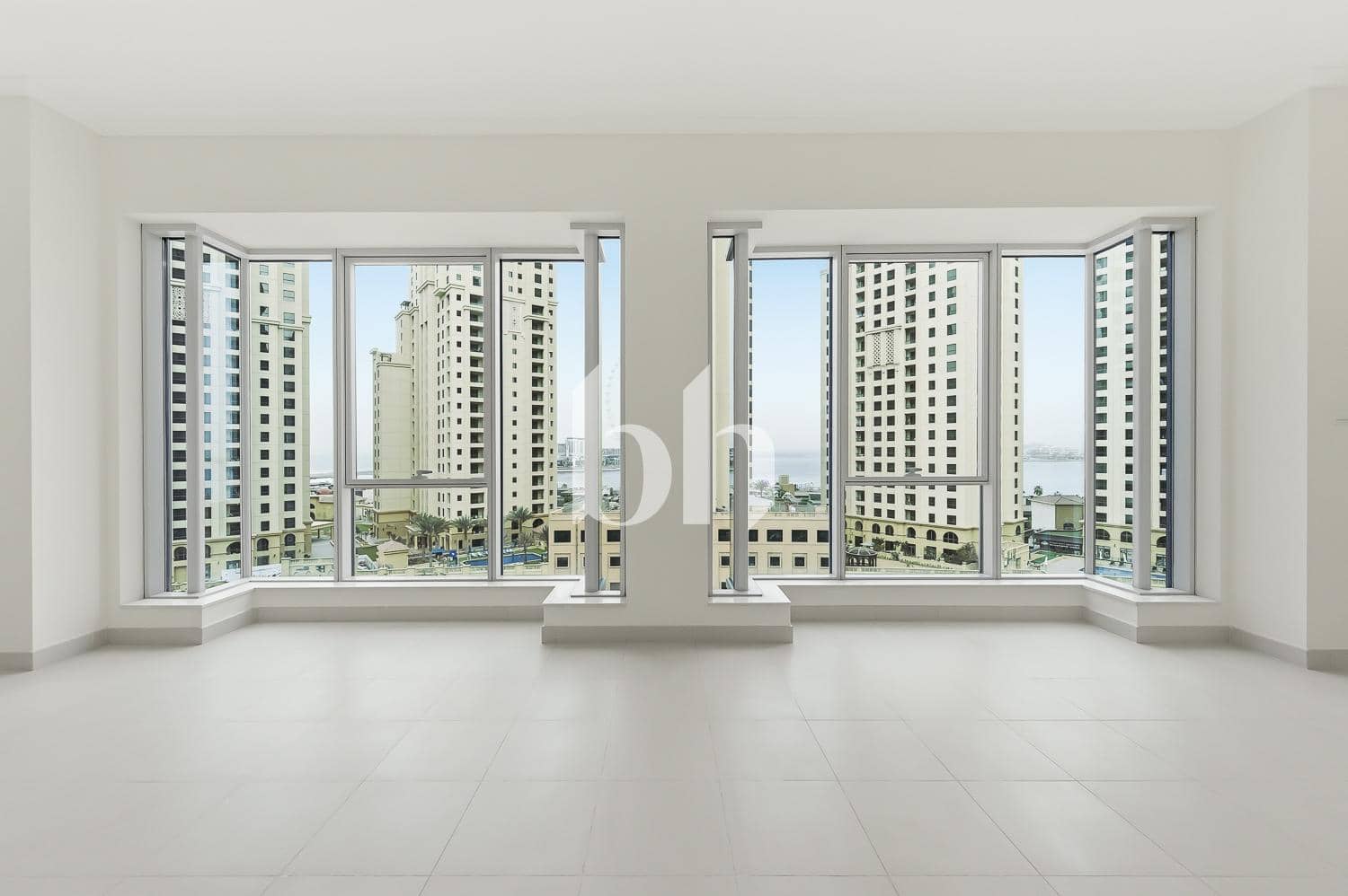1 Bedroom Apartment in Aurora Tower, Marina Promenade - photo 1