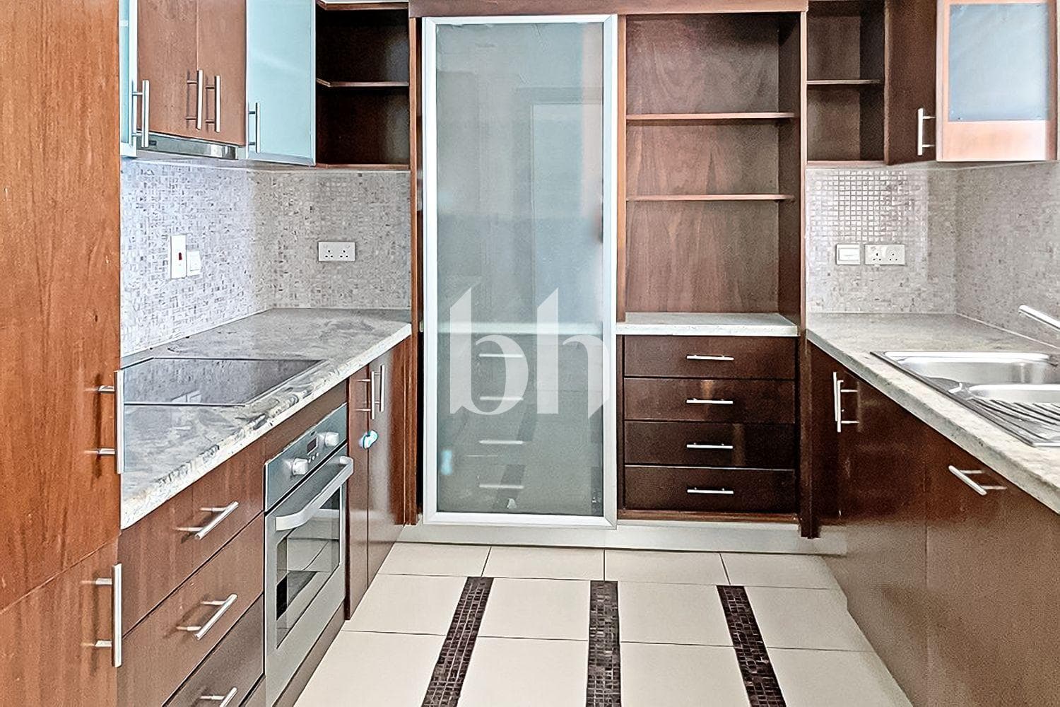 1 Bedroom Apartment in Sanibel Tower - photo 1