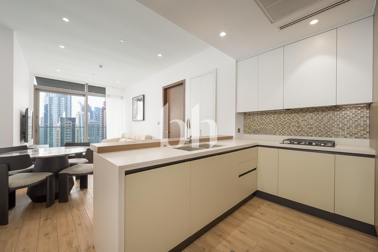 1 Bedroom Apartment in Jumeirah Living Marina Gate - photo 1