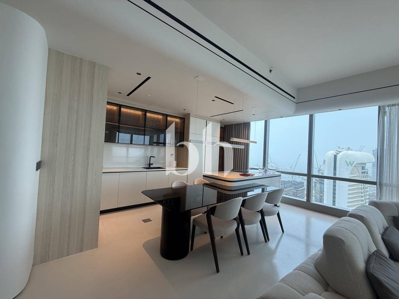 4 Bedroom Apartment in Ocean Heights - photo 2