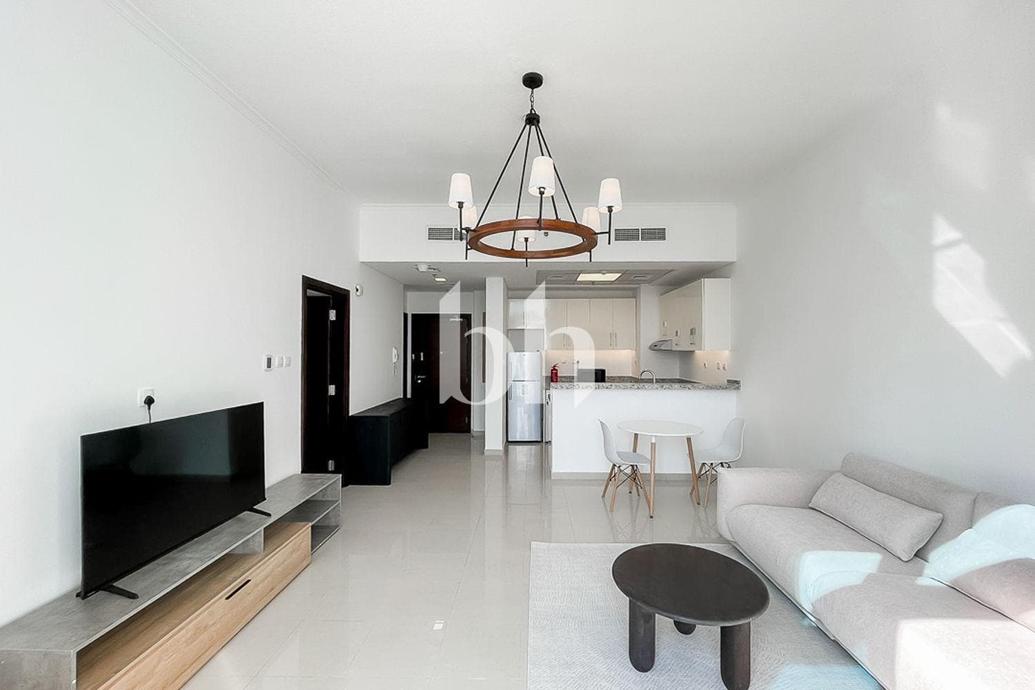 1 Bedroom Apartment in Botanica Tower - photo 1