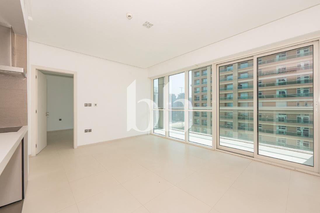 1 Bedroom Apartment in West Avenue Tower