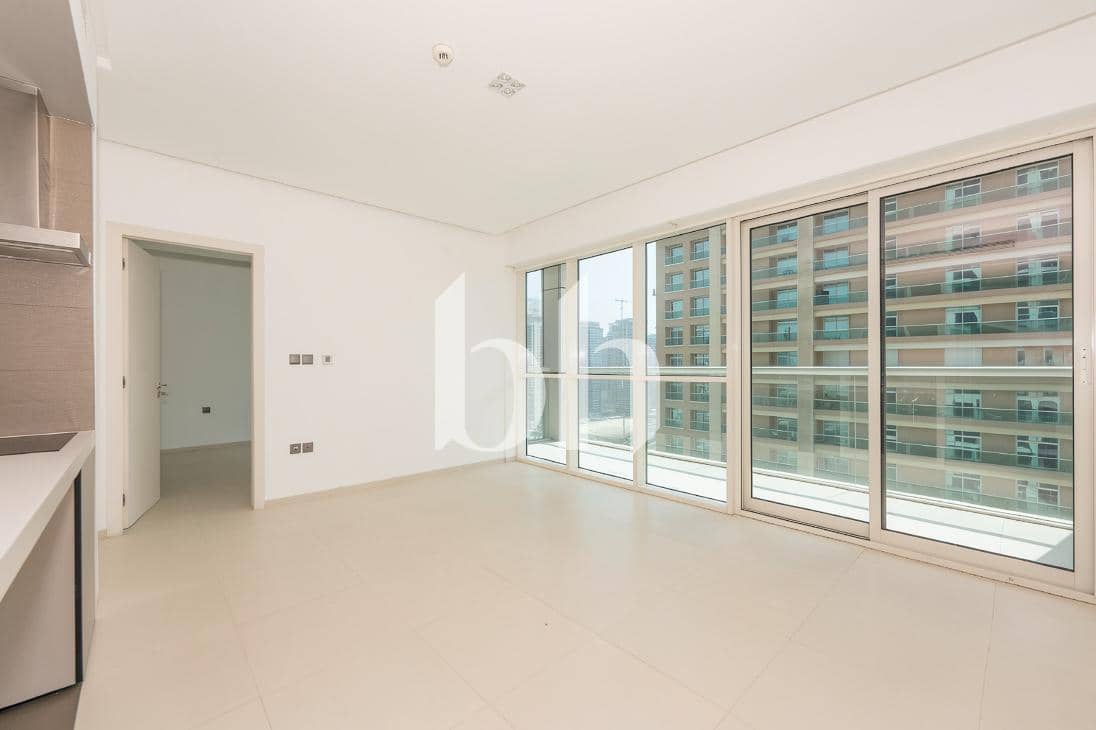 1 Bedroom Apartment in West Avenue Tower