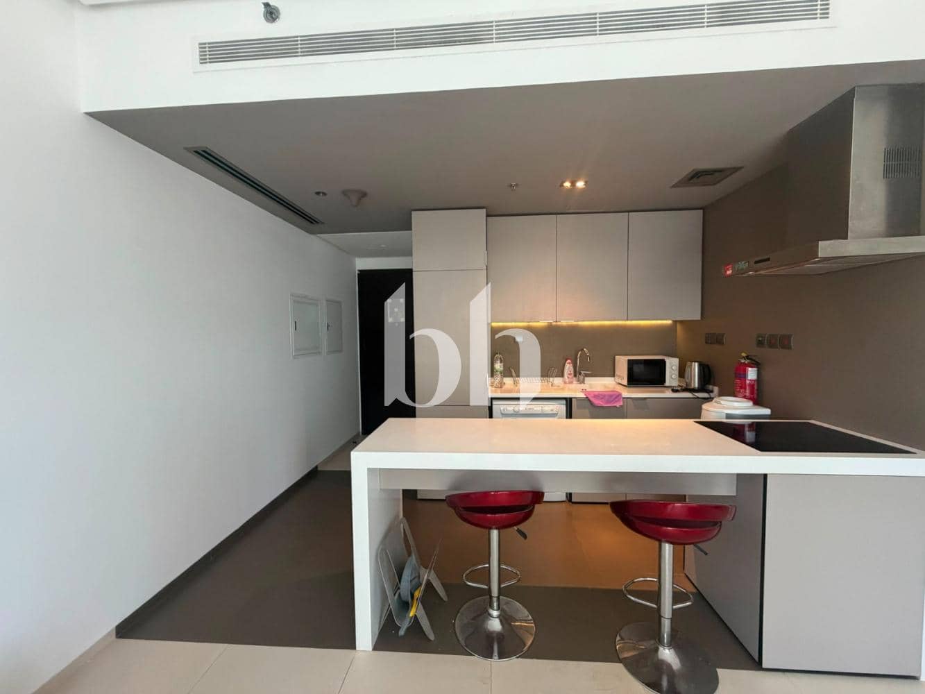 1 Bedroom Apartment in West Avenue Tower - photo 1