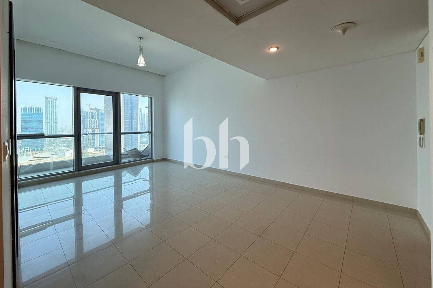 1 Bedroom Apartment in Central Tower - photo 2