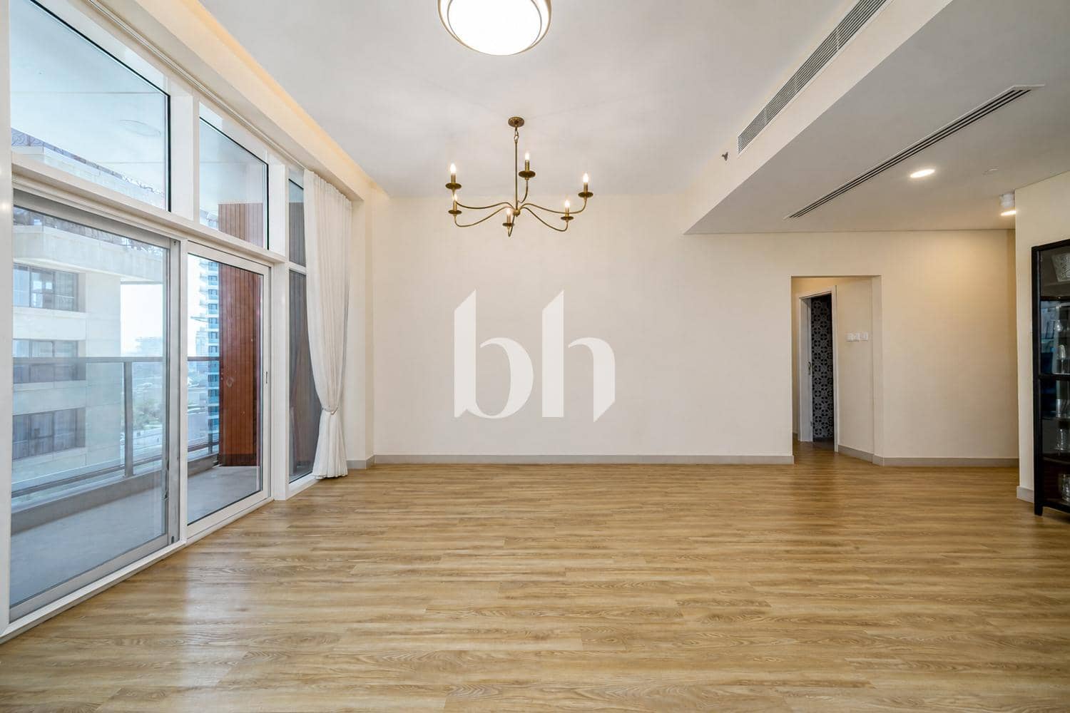 2 Bedroom Apartment in Marina Arcade Tower - photo 2