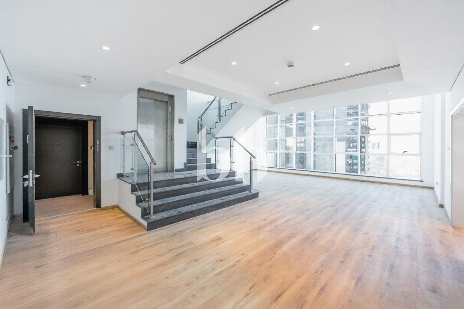 3 Bedroom Apartment in Marina Arcade Tower