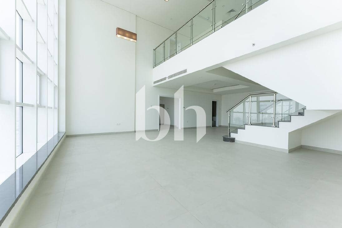 3 Bedroom Apartment in Marina Arcade Tower - photo 1