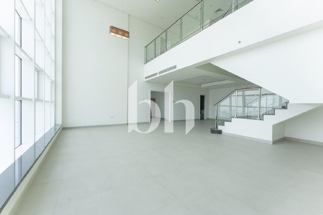 3 Bedroom Apartment in Marina Arcade Tower - photo 1