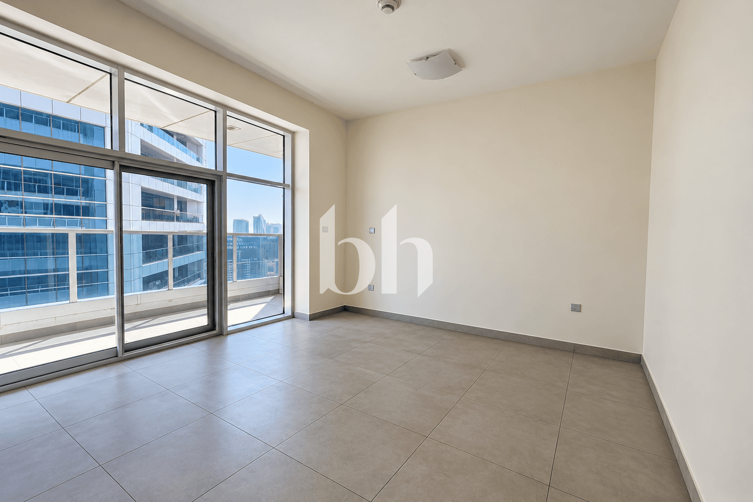 2 Bedroom Apartment in Marina Arcade Tower - photo 1