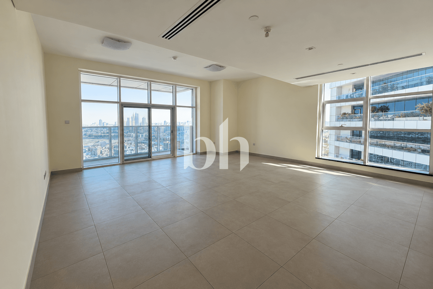 2 Bedroom Apartment in Marina Arcade Tower - photo 2