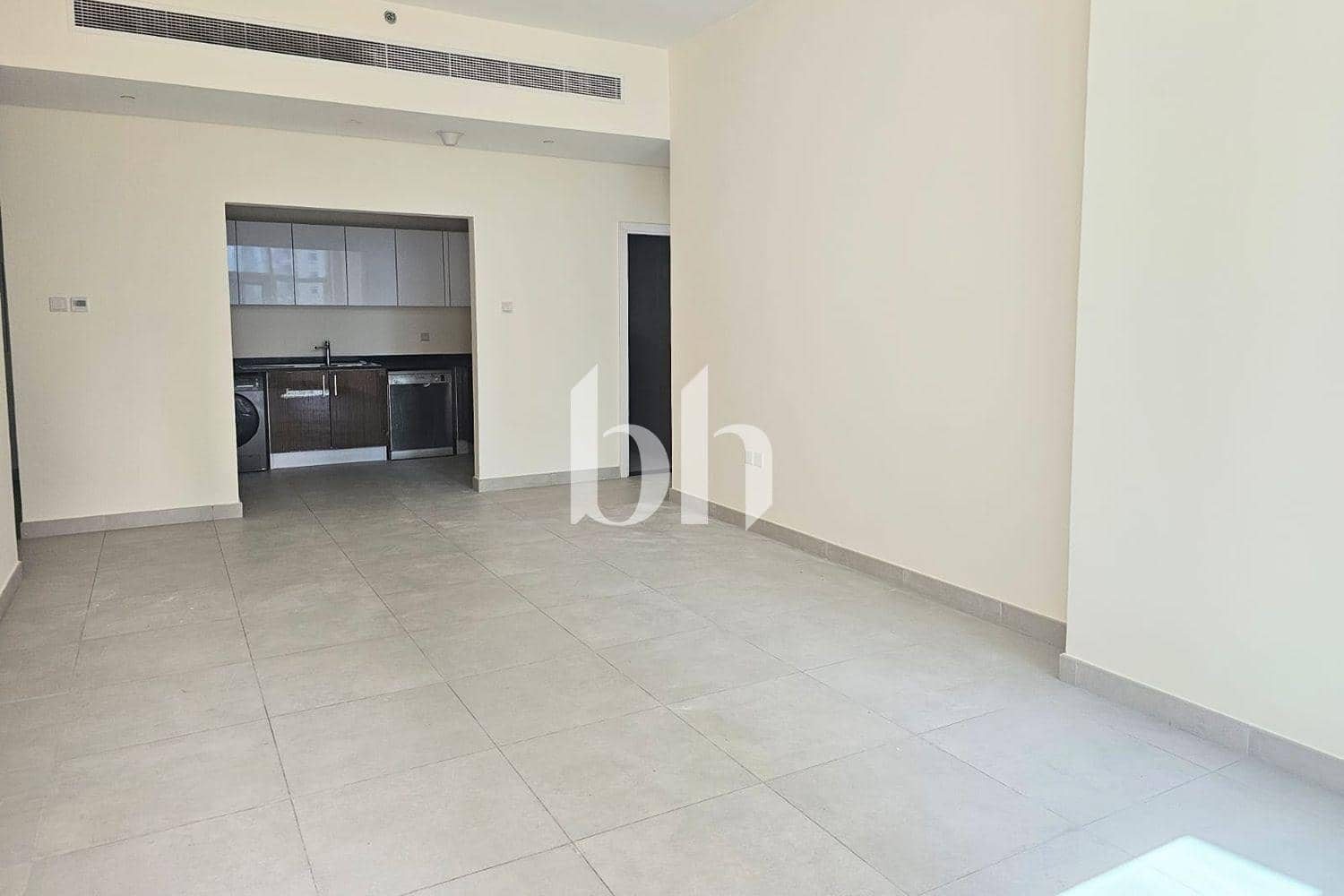 2 Bedroom Apartment in Marina Arcade Tower - photo 2