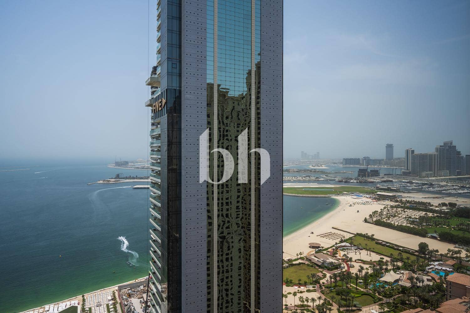 4 Bedroom Apartment in Sadaf 4 - photo 1