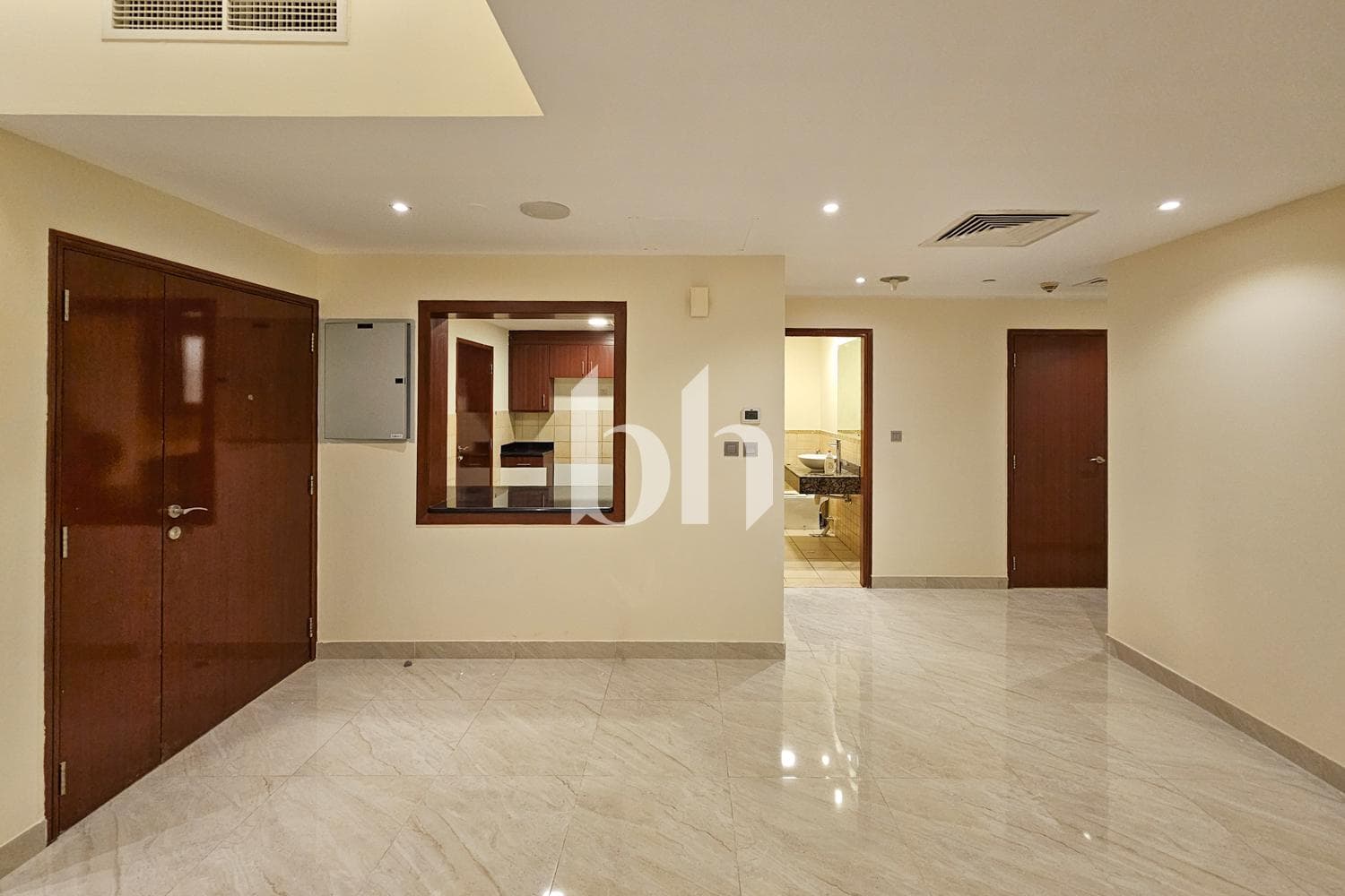 3 Bedroom Apartment in Sadaf 8 - photo 2