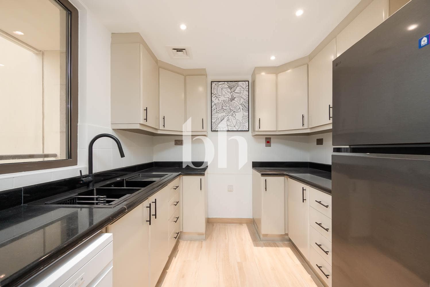 1 Bedroom Apartment in Shams 1 - photo 1
