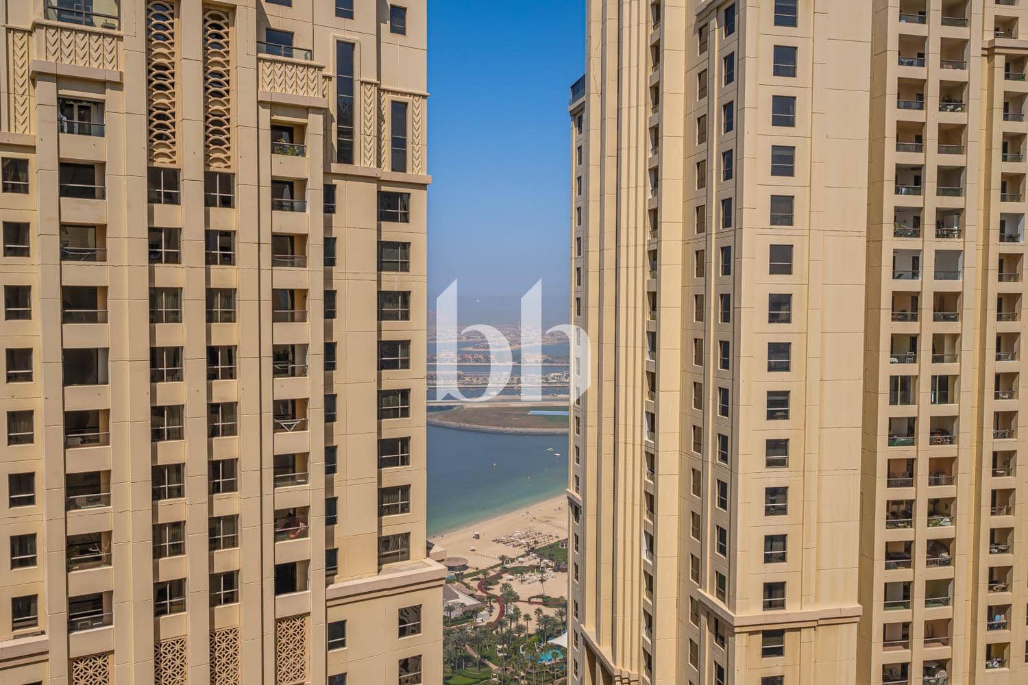 4 Bedroom Apartment in Sadaf 2 - photo 1