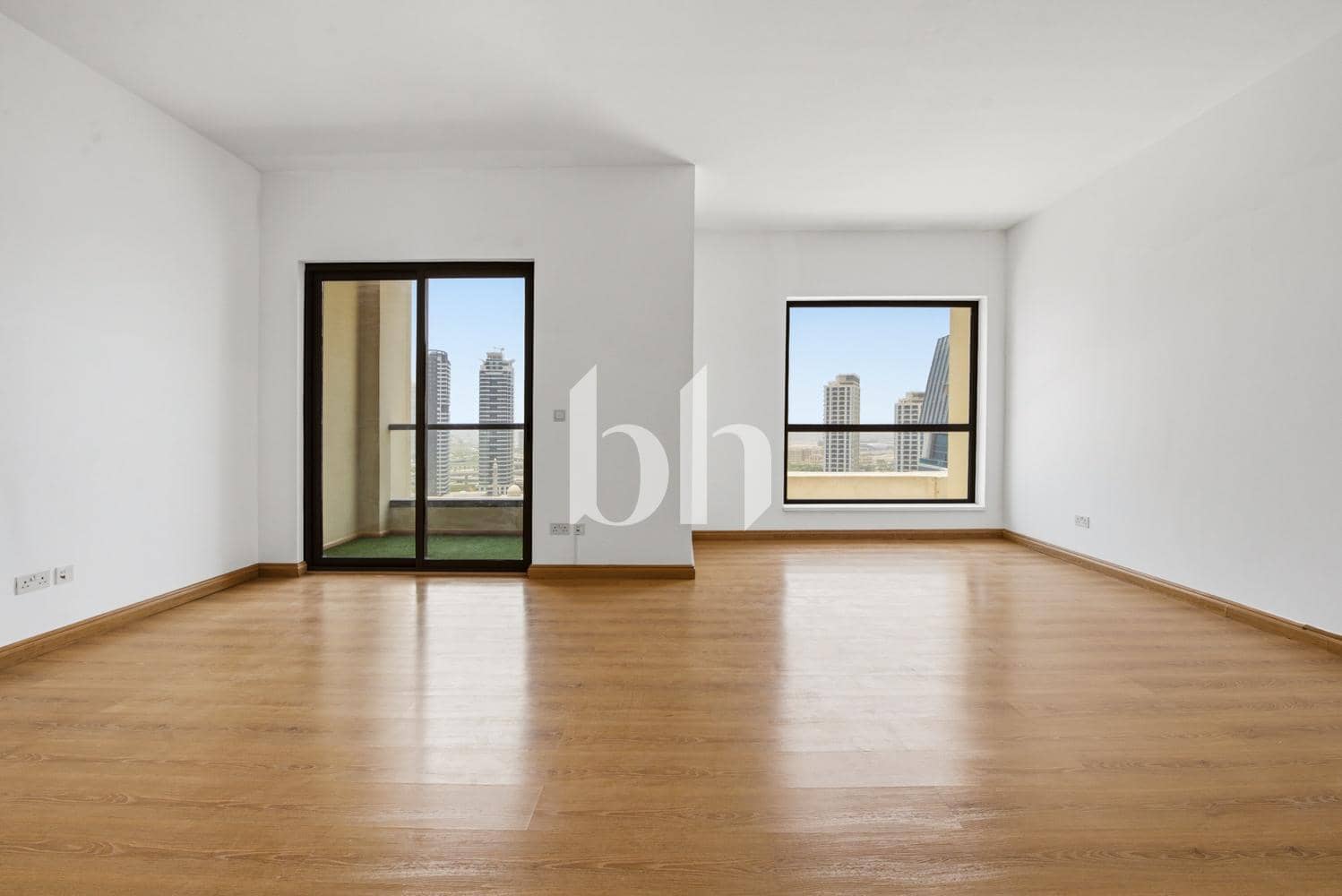 2 Bedroom Apartment in Shams 2 - photo 2