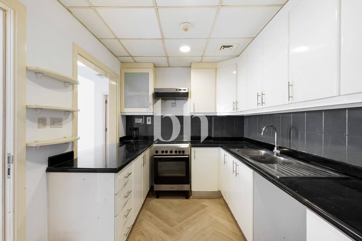 2 Bedroom Apartment in Shams 2 - photo 2