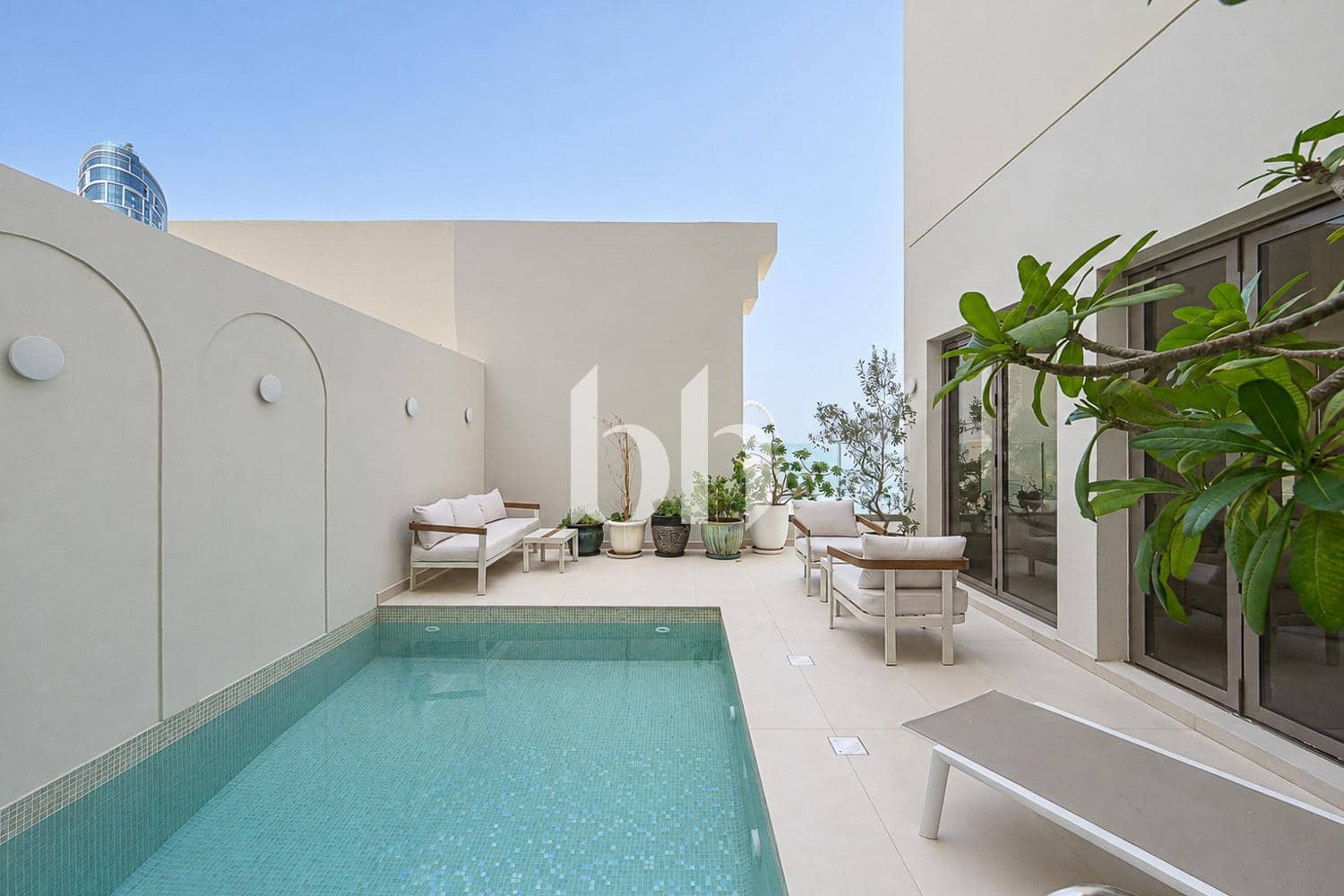 4 Bedroom Penthouse in Shams 1 - photo 1