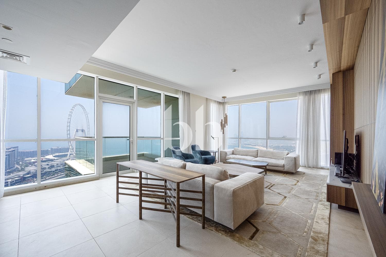 4 Bedroom Apartment in Al Bateen Residences - photo 1