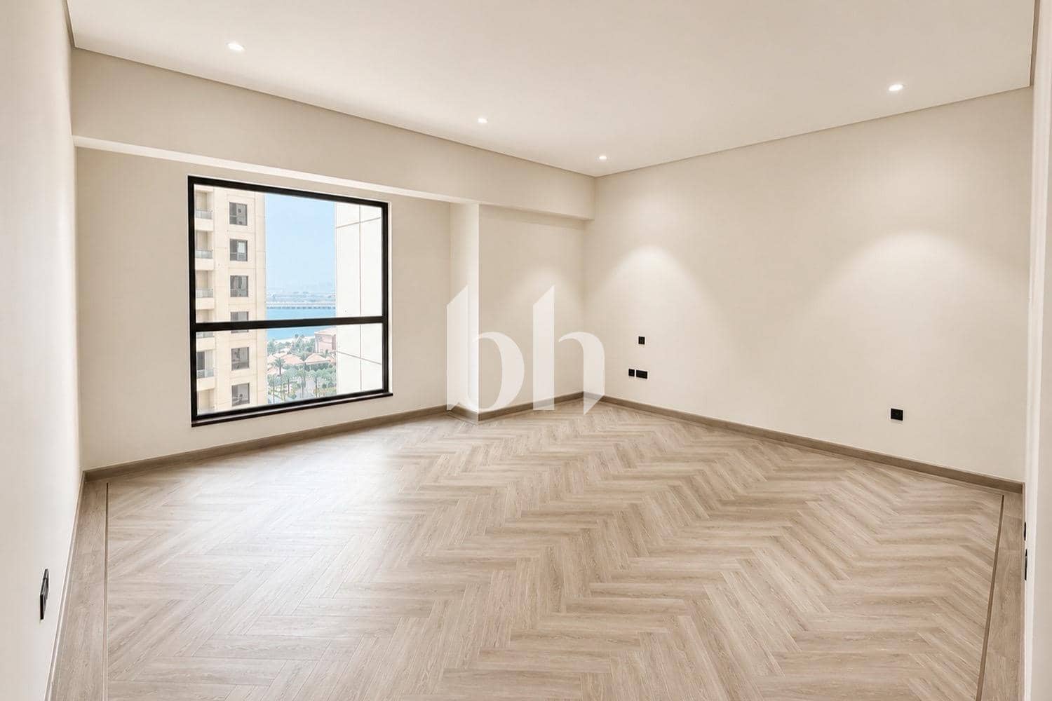 4 Bedroom Apartment in Sadaf 8 - photo 2