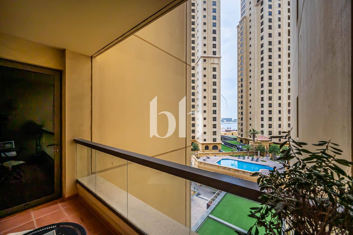 1 Bedroom Apartment in Rimal 1 - photo 2