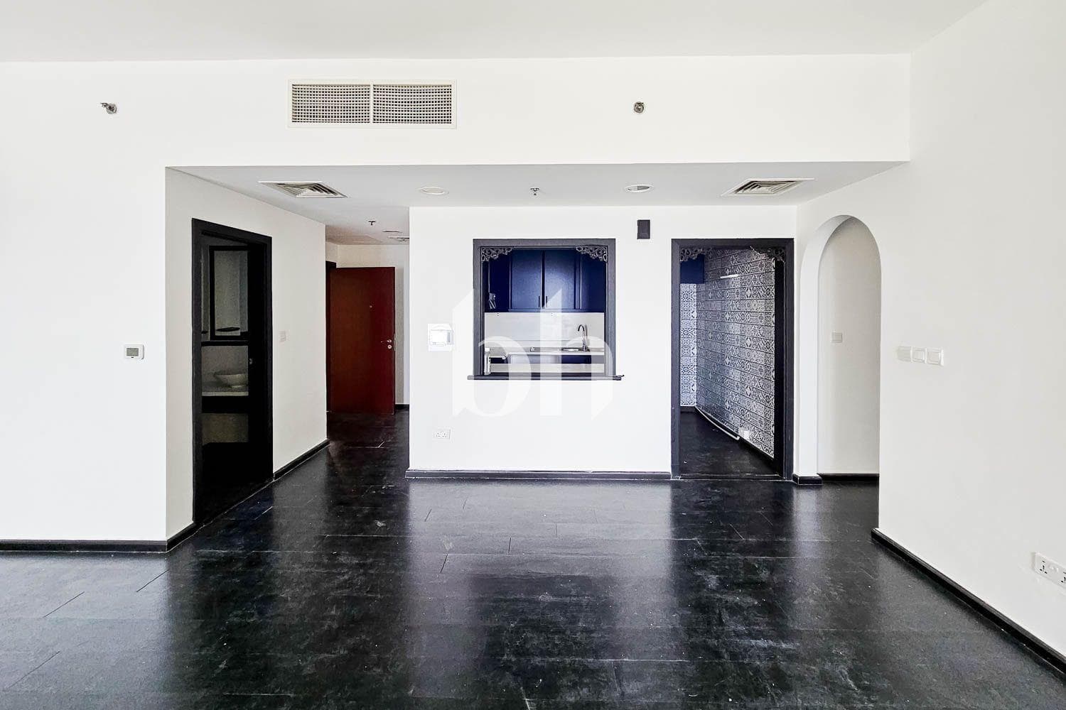 2 Bedroom Apartment in Shams 2 - photo 2