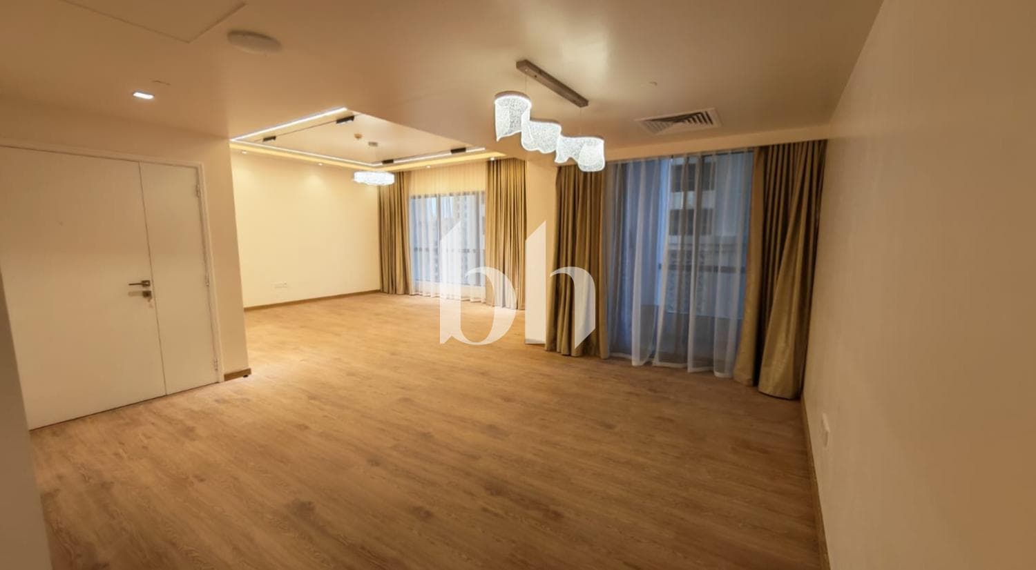 3 Bedrooms Apartment in Sadaf 8