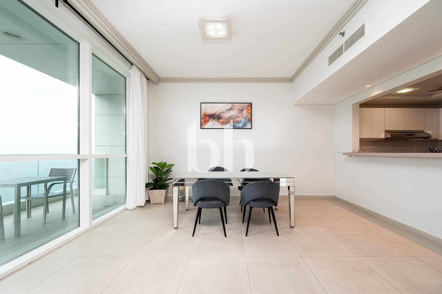2 Bedroom Apartment in Al Bateen Residences - photo 2