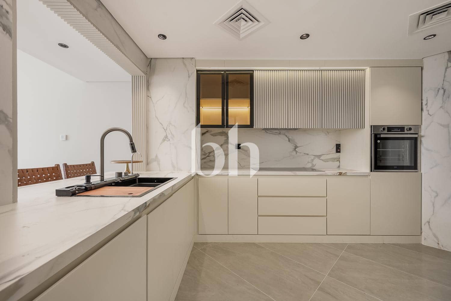 2 Bedroom Apartment in Al Bateen Residences - photo 1