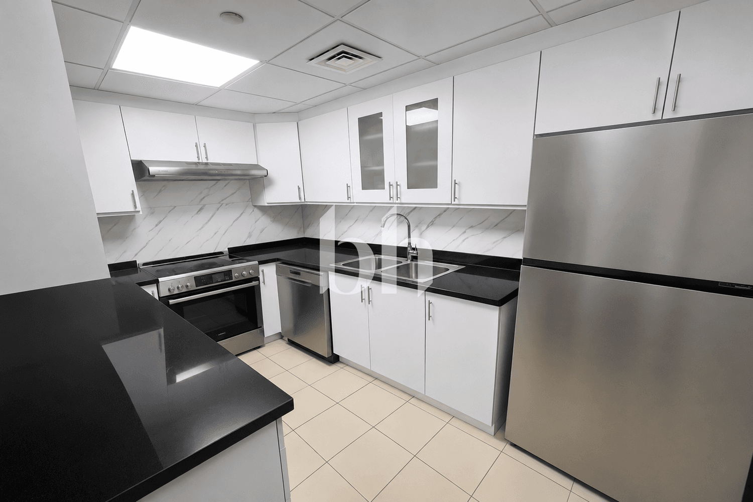3 Bedroom Apartment in Sadaf 2 - photo 1