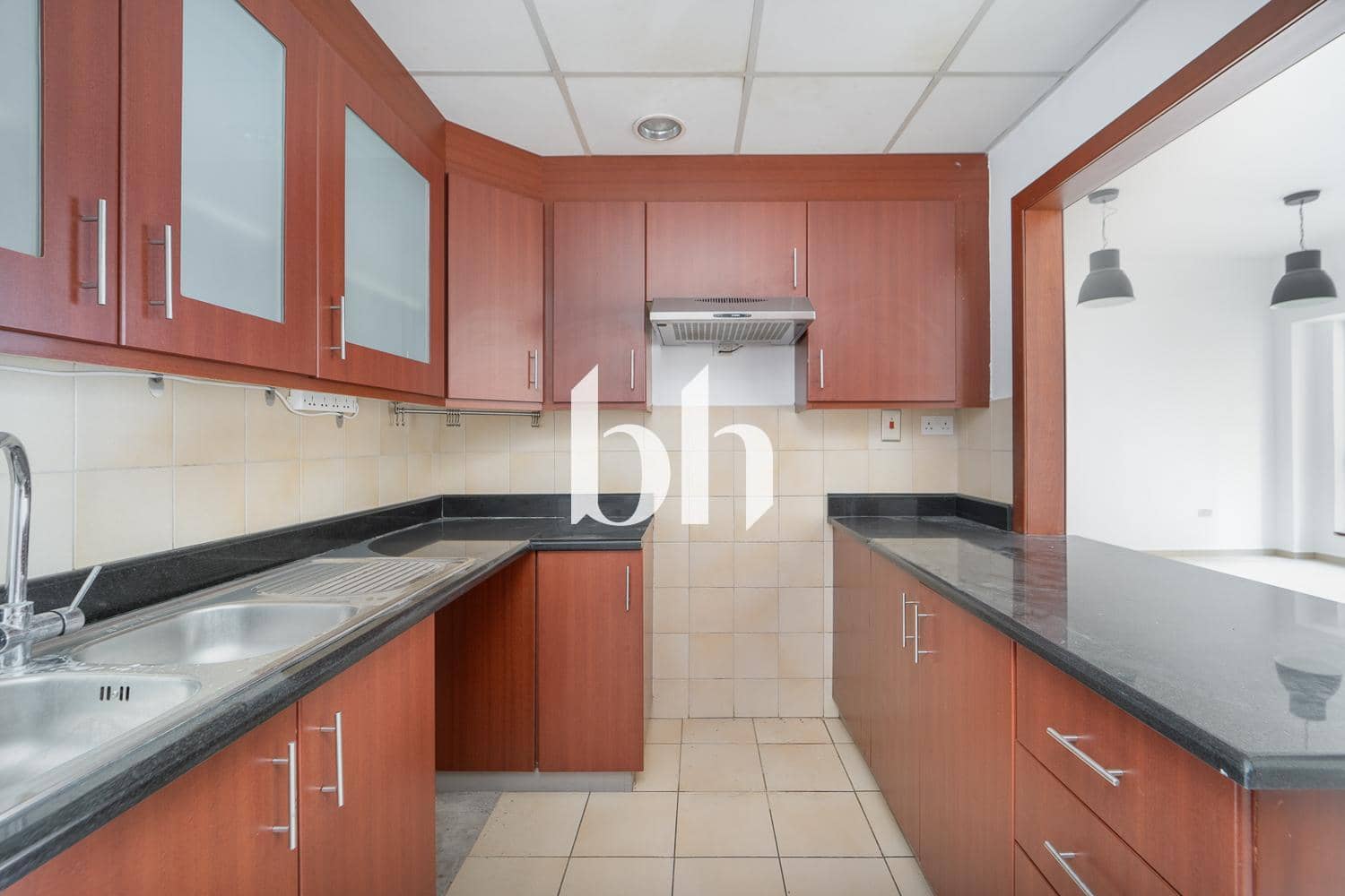 2 Bedroom Apartment in Sadaf 2 - photo 2
