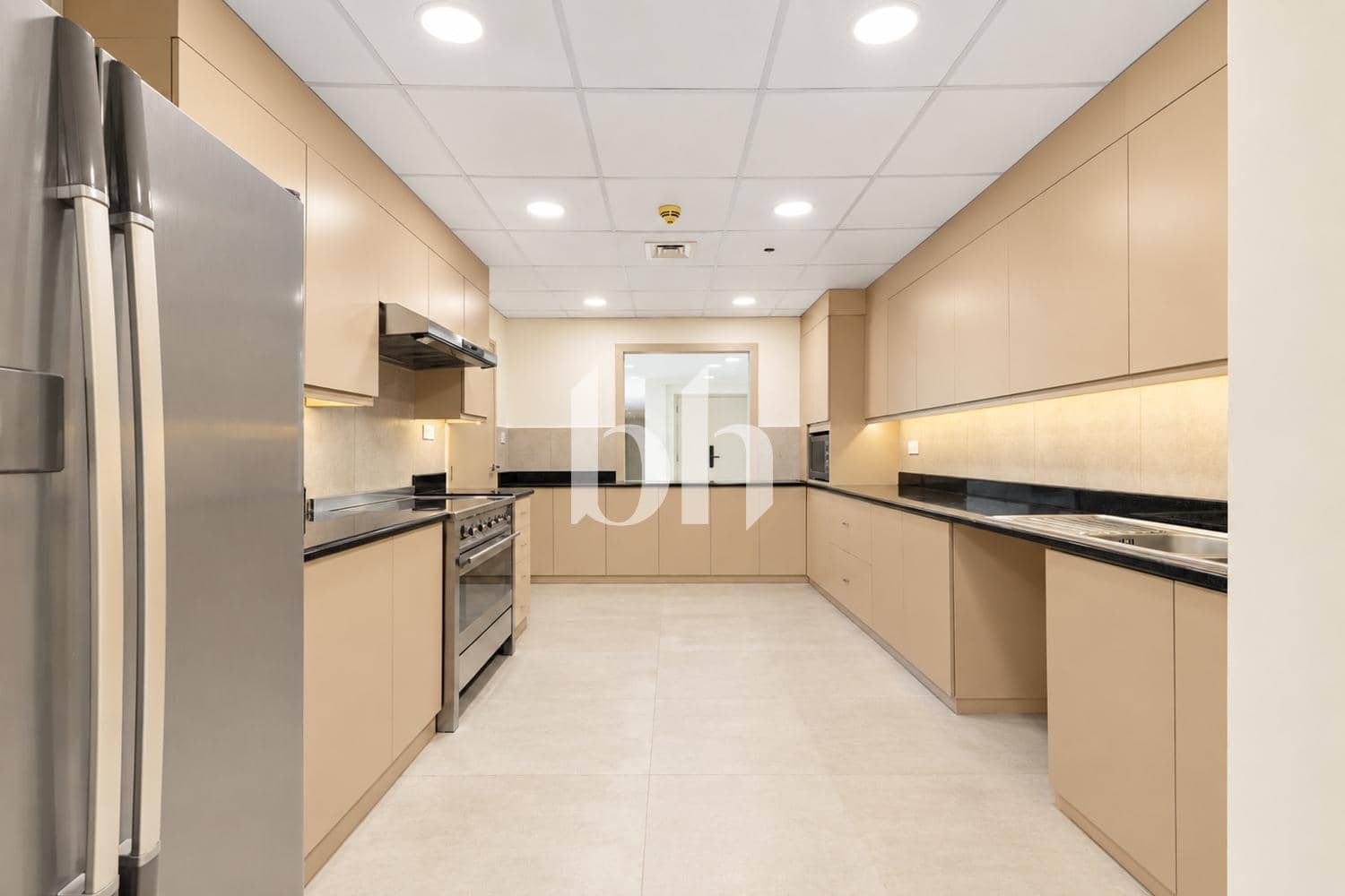 4 Bedroom Apartment in Sadaf 4 - photo 2