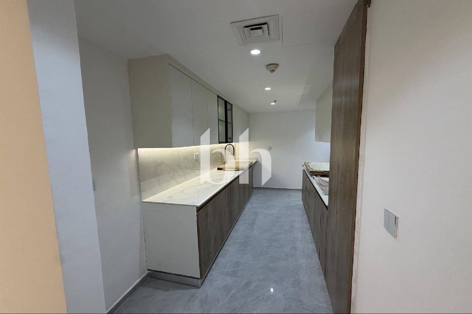 3 Bedroom Apartment in Shams 2 - photo 2