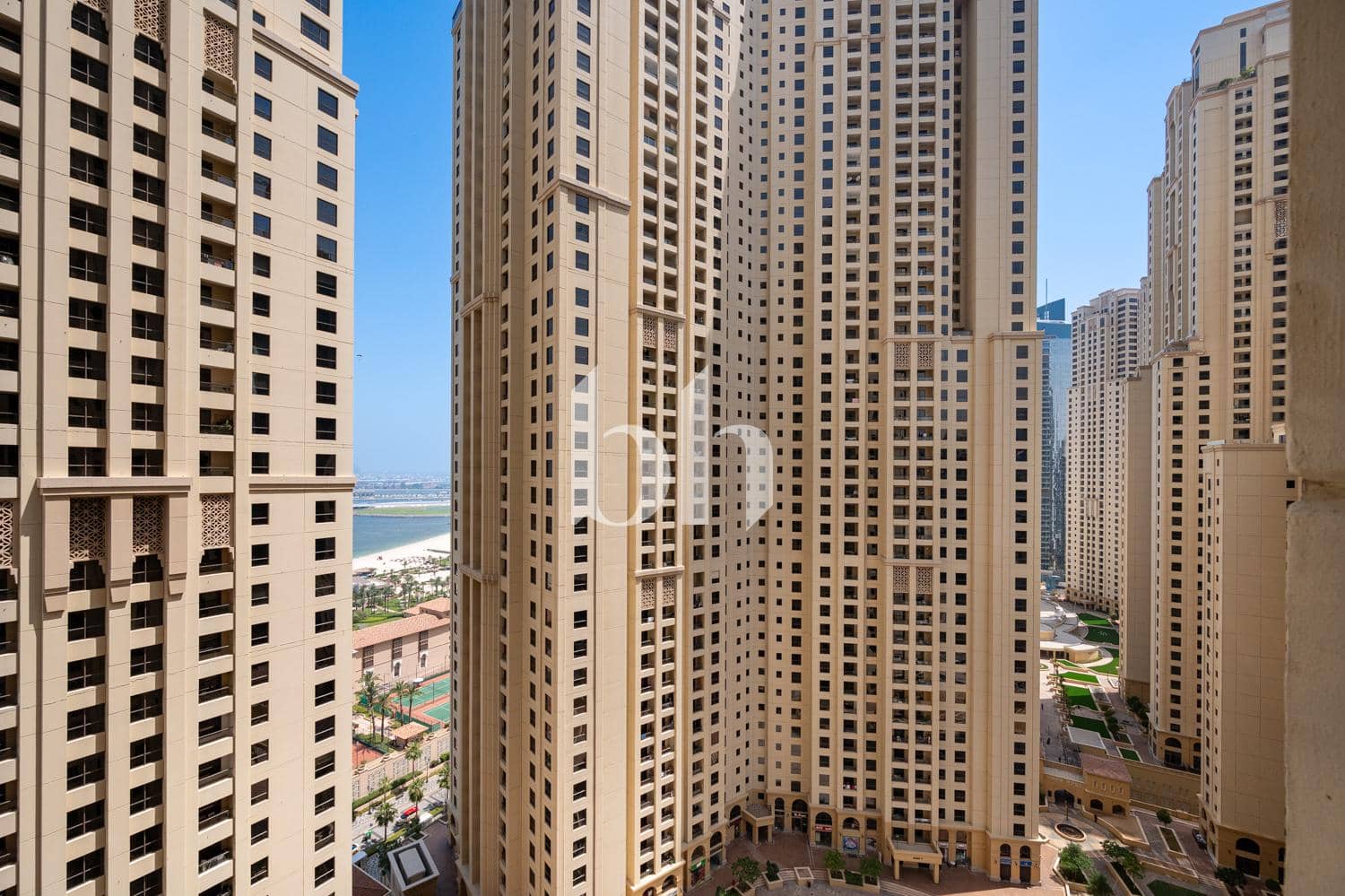 3 Bedroom Apartment in Sadaf 2 - photo 2