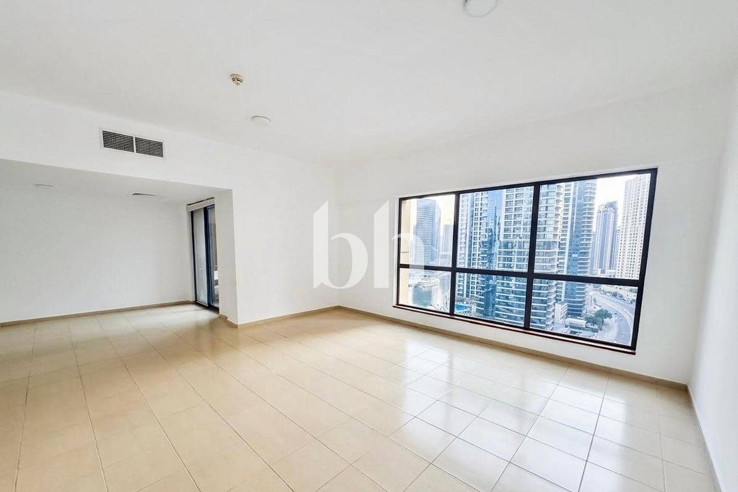 3 Bedroom Apartment in Sadaf 8 - photo 2