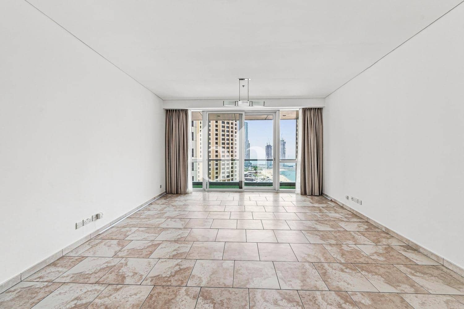3 Bedroom Apartment in Al Fattan Marine Towers - photo 2